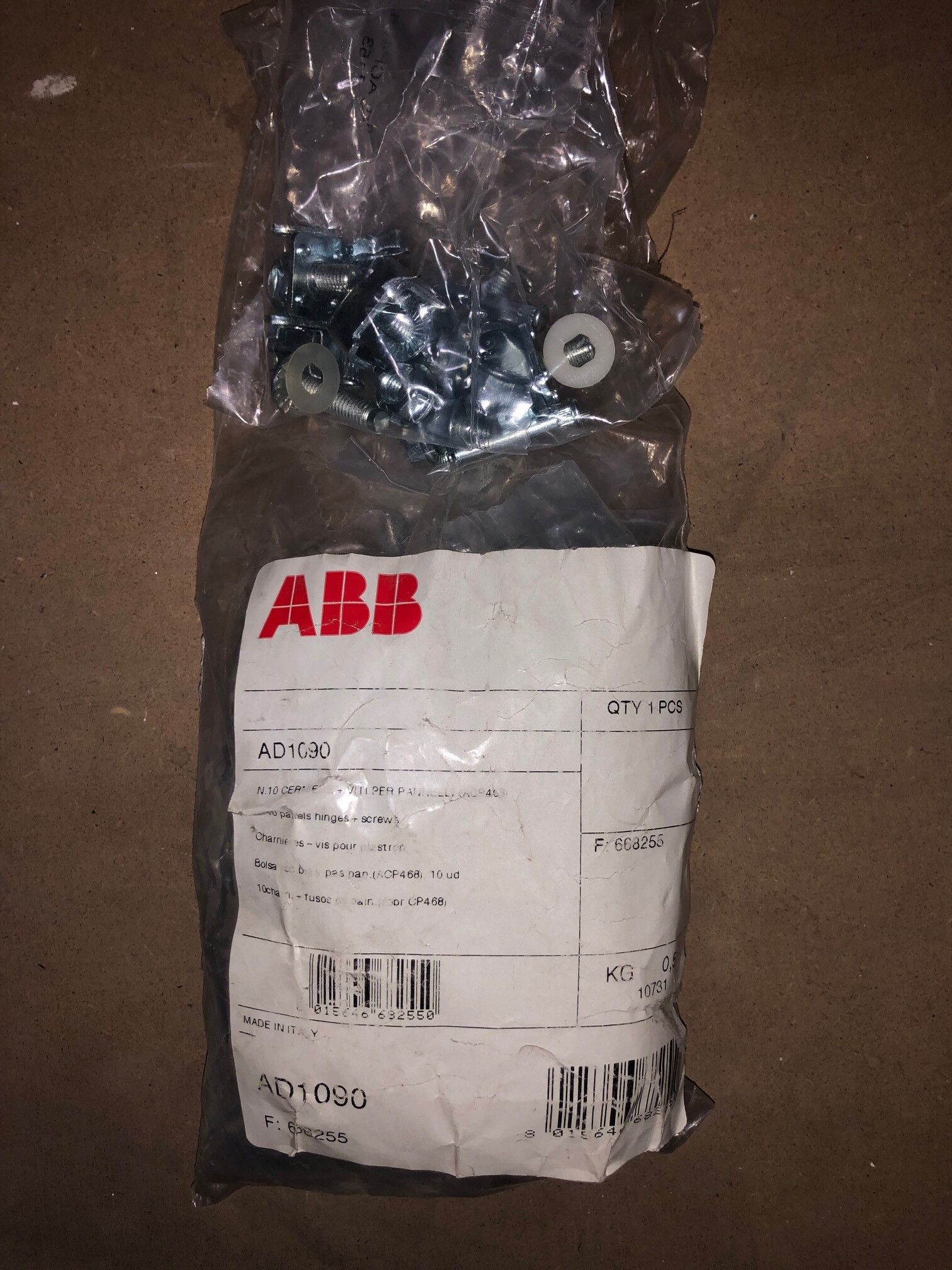 KIT 10 PZ CERNIERA + VITI PER PANNELLO - ABB SACE AD1090